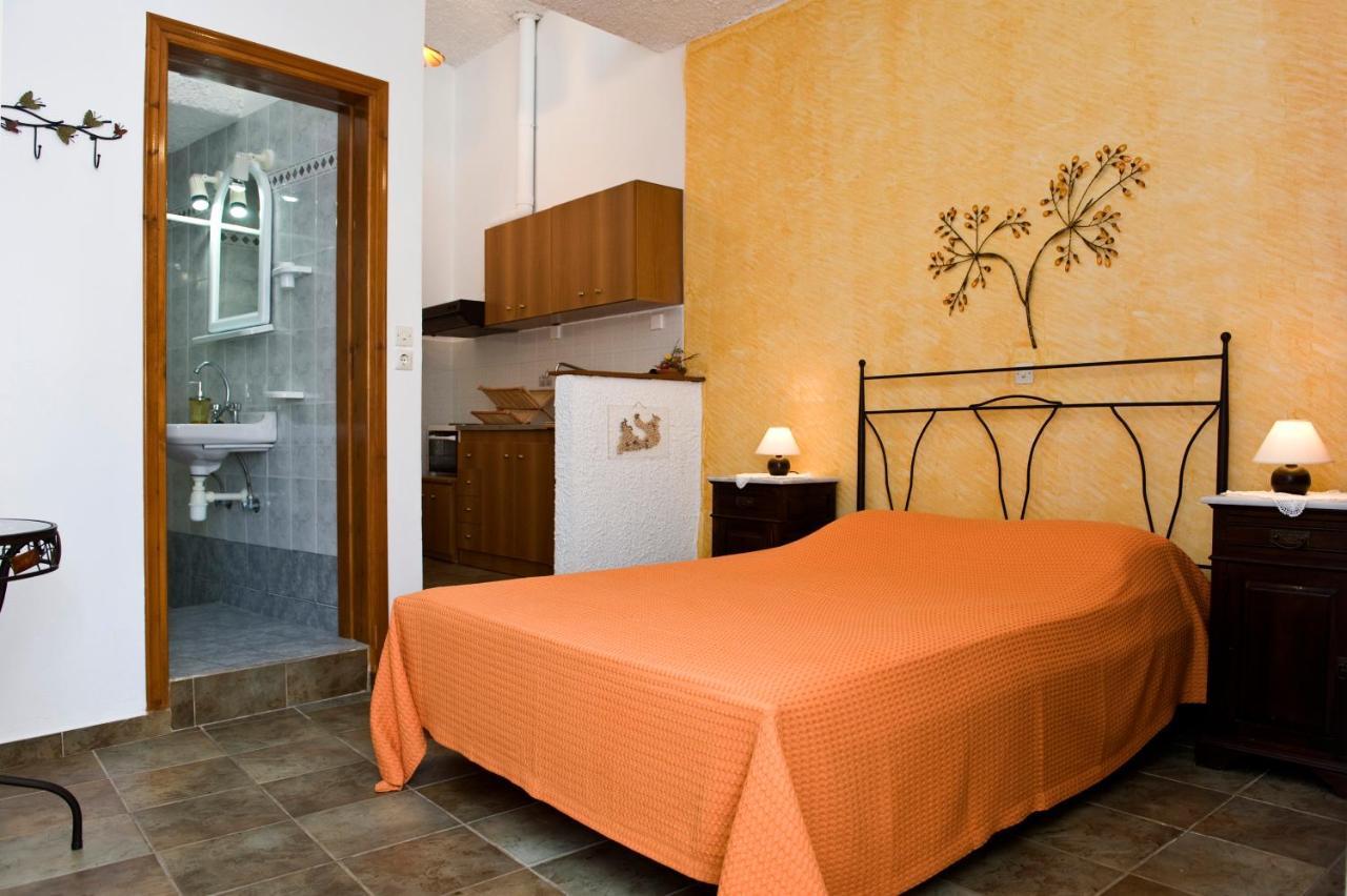 Pepi'S Rooms Triovasalos Экстерьер фото